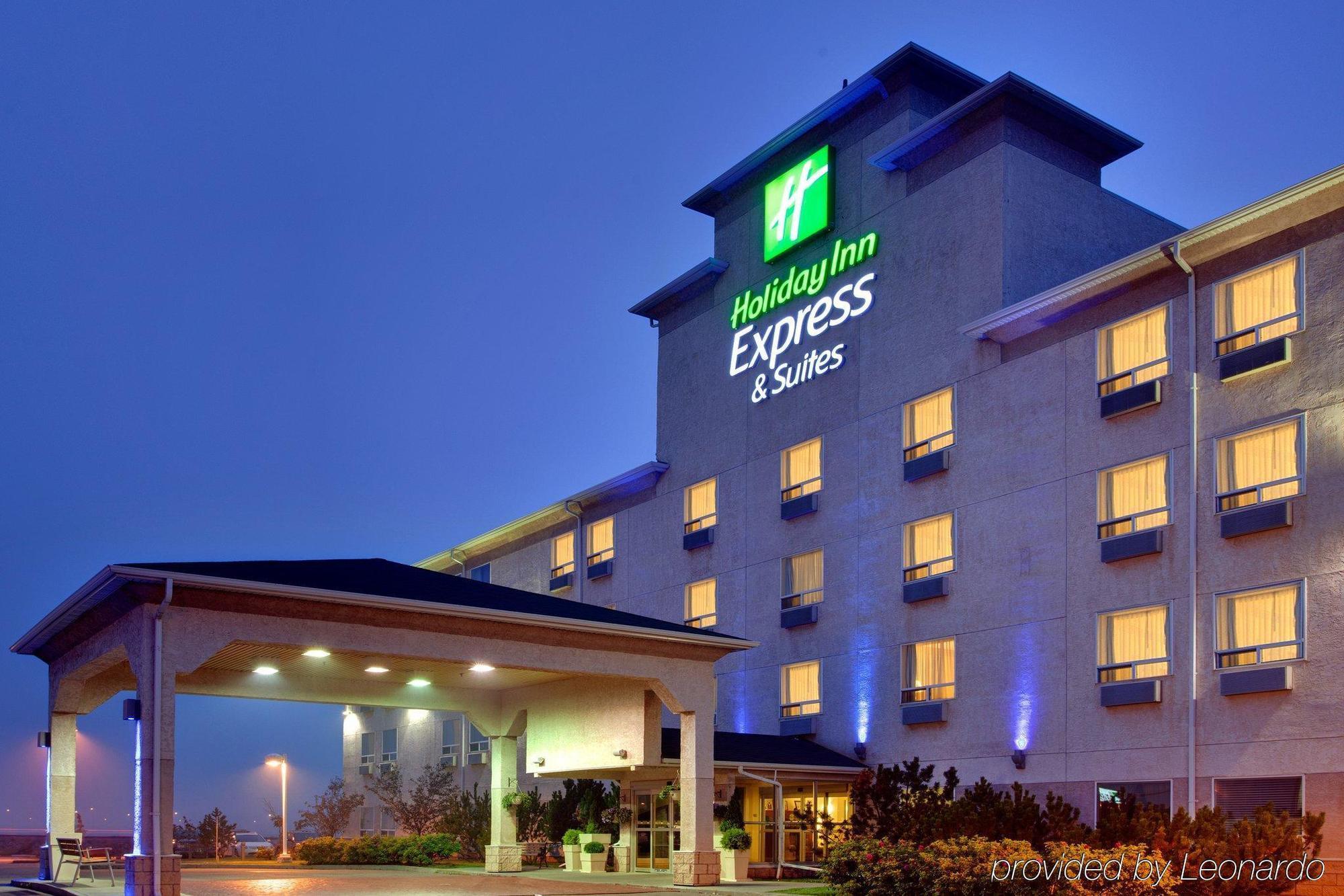ניסקו Holiday Inn Express Hotel & Suites - Edmonton International Airport By Ihg מראה חיצוני תמונה